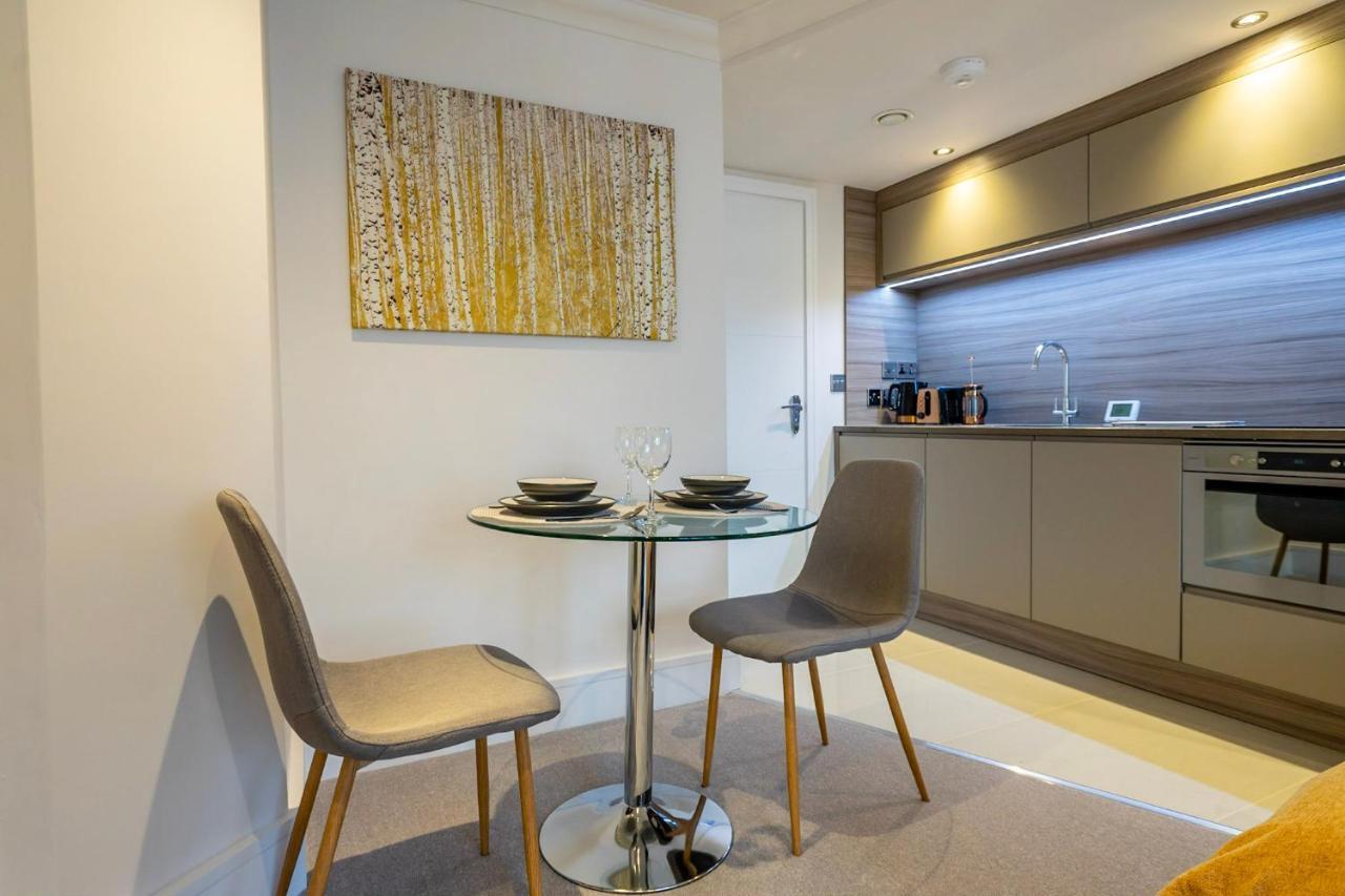 48 Cocoa Suites York Exteriör bild